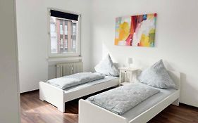 Apartment With 3 Rooms In Huerth